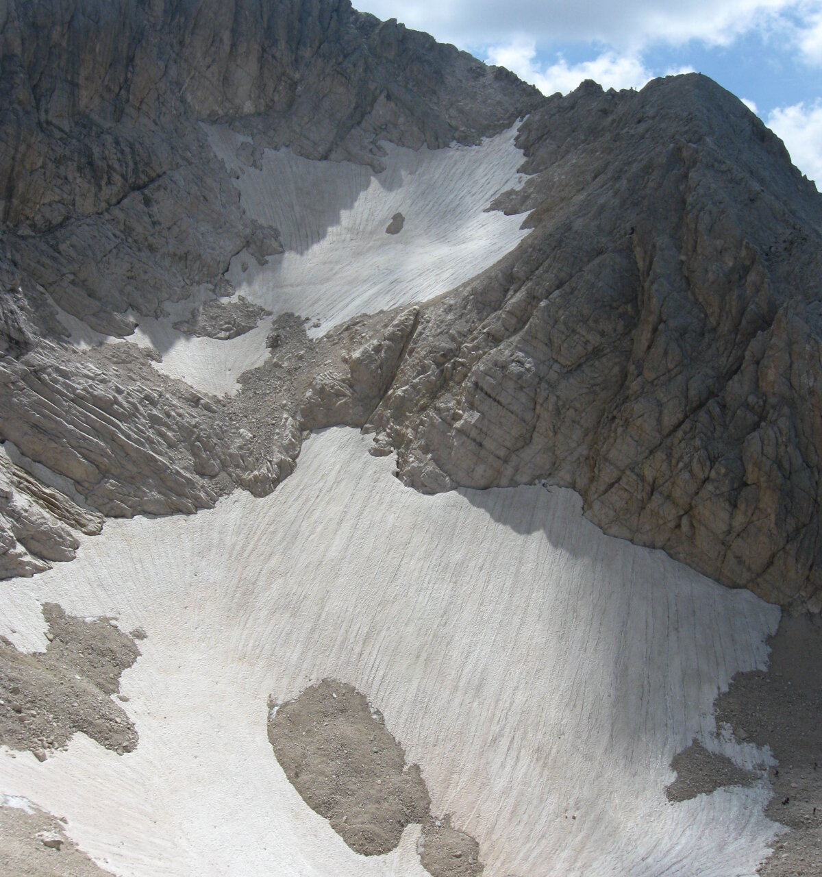 Il ghiaccio del Calderone sugli Appennini abruzzesi | © Wikimedia